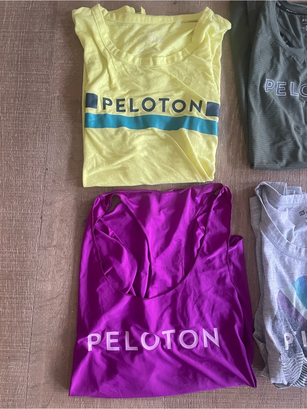 Lot - 10 Peloton Tanks Women’s M & L GUC - Picture 3 of 14